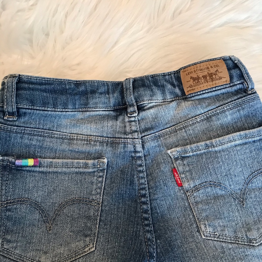 Denim Shorts | Levi’s | Jean shorts | Kids size 8 - Picture 3 of 6